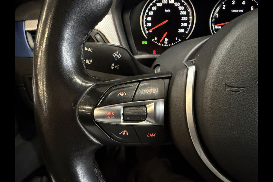 BMW X1 xDrive25e High Executive | M-pakket | Camera | Afn. trekhaak | Leder | Sfeerverlichting | Full LED