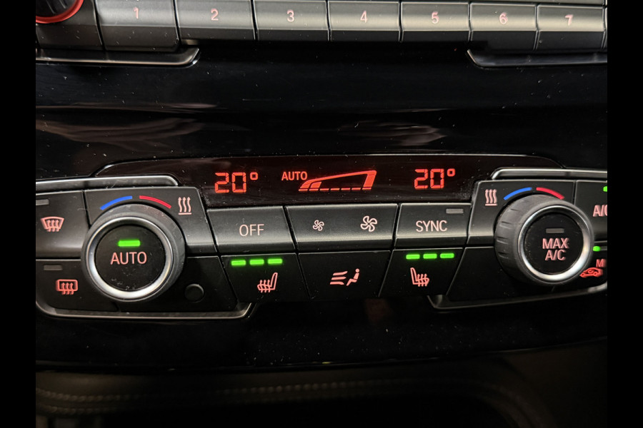 BMW X1 xDrive25e High Executive | M-pakket | Camera | Afn. trekhaak | Leder | Sfeerverlichting | Full LED