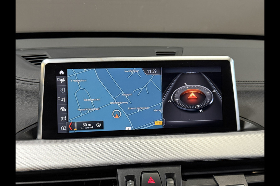 BMW X1 xDrive25e High Executive | M-pakket | Camera | Afn. trekhaak | Leder | Sfeerverlichting | Full LED