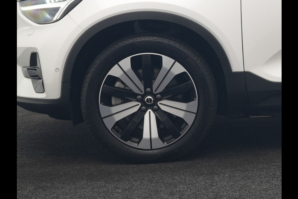 Volvo XC40 Recharge Ultimate 69 kWh 232pk Dealer O.H | Panodak | 360 Camera | Adaptive Cruise | Harman / Kardon | Alcantara Sportstoelen Memory & Verwarmd | BLIS | Keyless | Apple Carplay | Pilot Assist | Stuurverwarming | Google Assistant & Maps | Navigatie | DAB | 19"L.M |