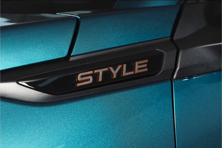 Peugeot 2008 1.2 Hybrid 136 Style | Cruise | PDC | App. Connect | ECC | 8066