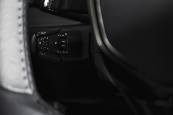 Peugeot 2008 1.2 Hybrid 136 Style | Cruise | PDC | App. Connect | ECC | 8066