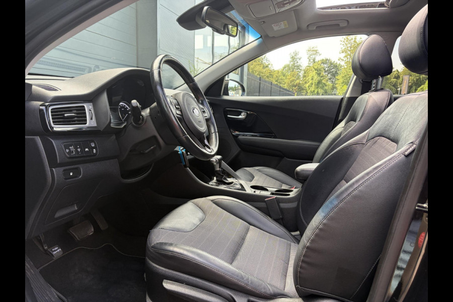 Kia Niro 1.6 GDi Hybrid Design Edition 1e Eigenaar,Trekhaak,Pano,Camera,Carplay,Stoelverw-Stuurverw,Halfleder,Lm velgen,Dealer Onderhouden,Rijstrooksensor,N.A.P,Apk tot 11-2026