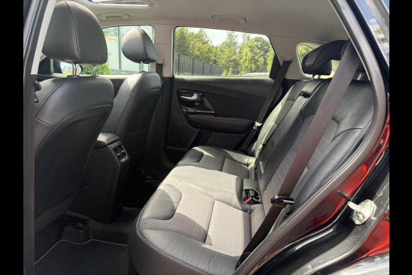 Kia Niro 1.6 GDi Hybrid Design Edition 1e Eigenaar,Trekhaak,Pano,Camera,Carplay,Stoelverw-Stuurverw,Halfleder,Lm velgen,Dealer Onderhouden,Rijstrooksensor,N.A.P,Apk tot 11-2026