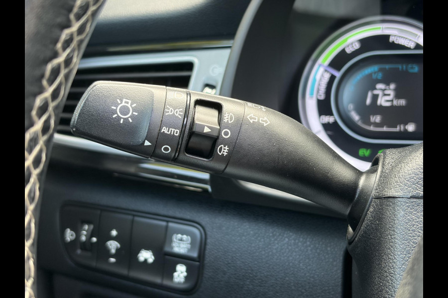 Kia Niro 1.6 GDi Hybrid Design Edition 1e Eigenaar,Trekhaak,Pano,Camera,Carplay,Stoelverw-Stuurverw,Halfleder,Lm velgen,Dealer Onderhouden,Rijstrooksensor,N.A.P,Apk tot 11-2026