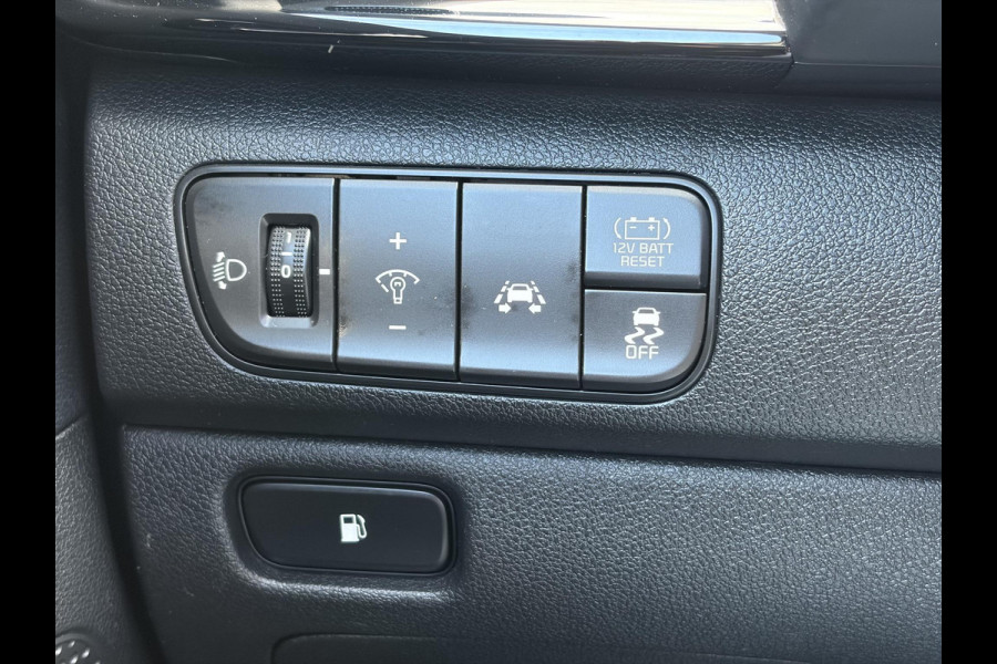 Kia Niro 1.6 GDi Hybrid Design Edition 1e Eigenaar,Trekhaak,Pano,Camera,Carplay,Stoelverw-Stuurverw,Halfleder,Lm velgen,Dealer Onderhouden,Rijstrooksensor,N.A.P,Apk tot 11-2026