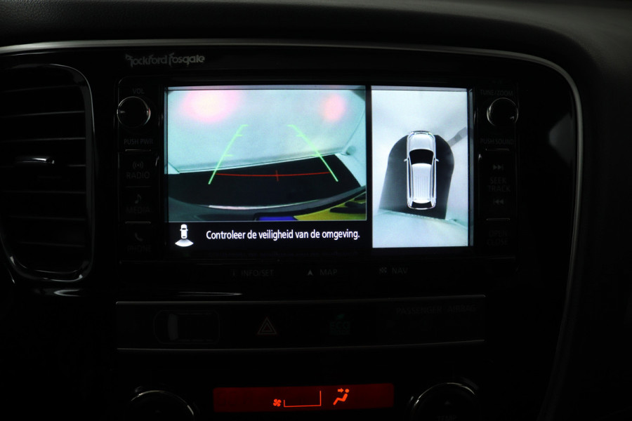 Mitsubishi Outlander 2.4 PHEV Instyle (PANORAMADAK, NAVIGATIE, STOEL-/STUURVERWARMING, 360 CAMERA, TREKHAAK, ADAPTIEVE CRUISE)