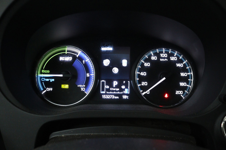Mitsubishi Outlander 2.4 PHEV Instyle (PANORAMADAK, NAVIGATIE, STOEL-/STUURVERWARMING, 360 CAMERA, TREKHAAK, ADAPTIEVE CRUISE)