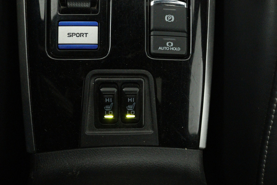 Mitsubishi Outlander 2.4 PHEV Instyle (PANORAMADAK, NAVIGATIE, STOEL-/STUURVERWARMING, 360 CAMERA, TREKHAAK, ADAPTIEVE CRUISE)