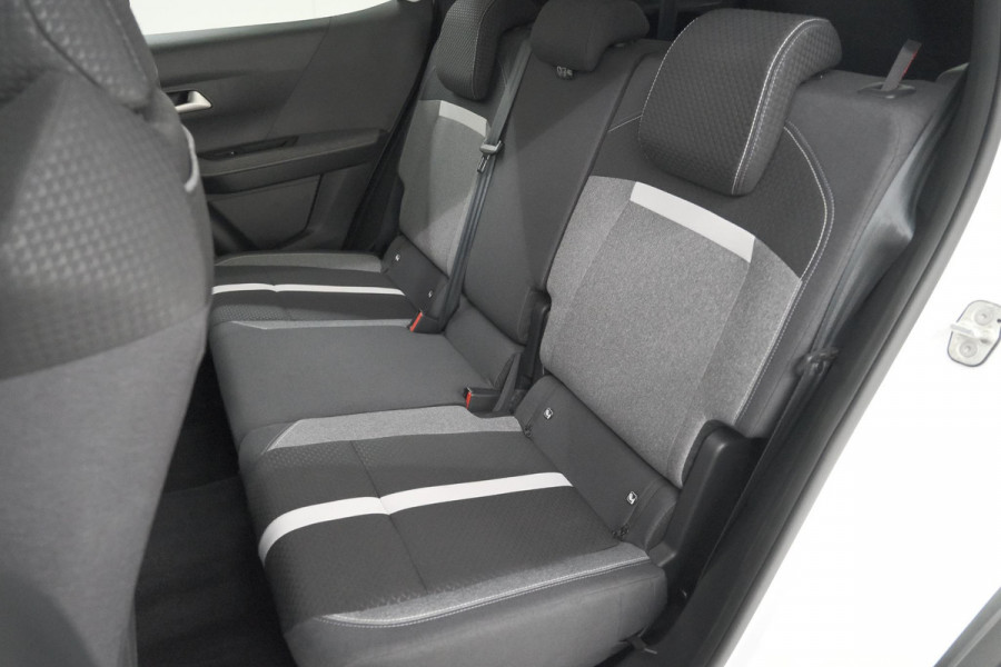 Opel Frontera 1.2 Turbo Hybrid 145 GS | 7 Zitplaatsen | Camera | Dodehoekdetectie | Navigatie