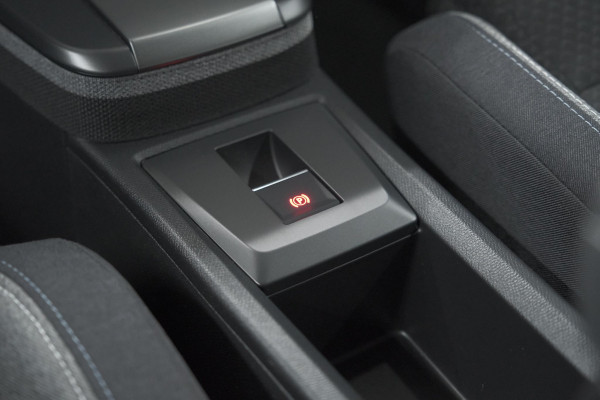 Opel Frontera 1.2 Turbo Hybrid 145 GS | 7 Zitplaatsen | Camera | Dodehoekdetectie | Navigatie