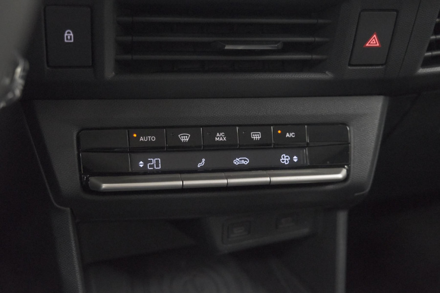 Opel Frontera 1.2 Turbo Hybrid 145 GS | 7 Zitplaatsen | Camera | Dodehoekdetectie | Navigatie