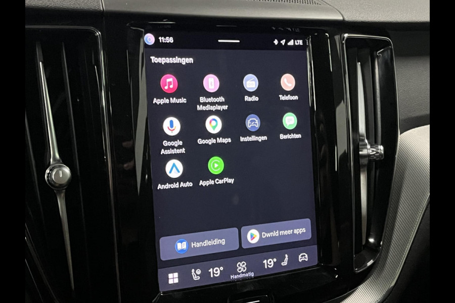 Volvo XC60 2.0 T8 Plug-in hybrid AWD Plus Dark SOH 93% Long range | Trekhaak | Open dak | Adapt. cruise | Harman/Kardon | Stoel-/Stuurverwarming | 360 camera | Google