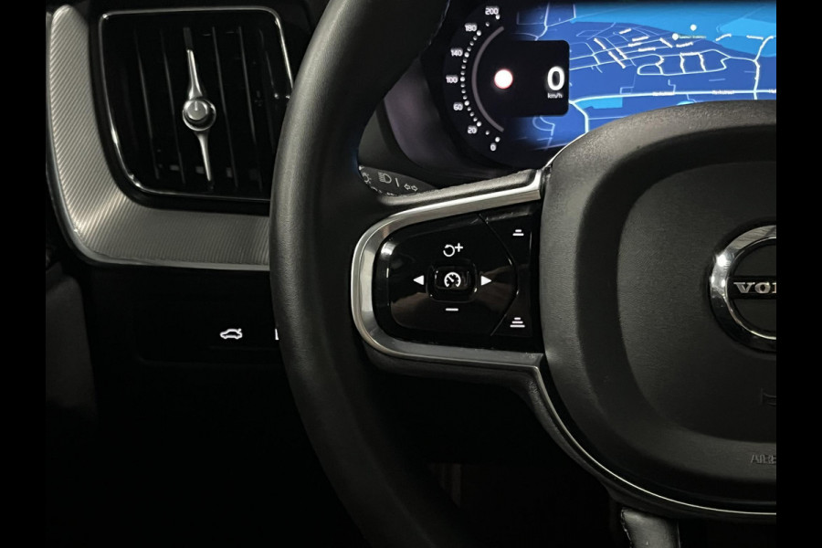 Volvo XC60 2.0 T8 Plug-in hybrid AWD Plus Dark SOH 93% Long range | Trekhaak | Open dak | Adapt. cruise | Harman/Kardon | Stoel-/Stuurverwarming | 360 camera | Google