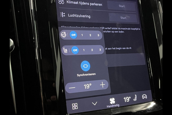 Volvo XC60 2.0 T8 Plug-in hybrid AWD Plus Dark SOH 93% Long range | Trekhaak | Open dak | Adapt. cruise | Harman/Kardon | Stoel-/Stuurverwarming | 360 camera | Google