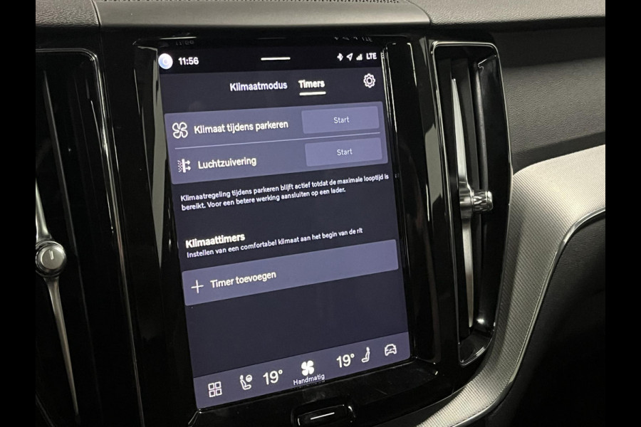 Volvo XC60 2.0 T8 Plug-in hybrid AWD Plus Dark SOH 93% Long range | Trekhaak | Open dak | Adapt. cruise | Harman/Kardon | Stoel-/Stuurverwarming | 360 camera | Google