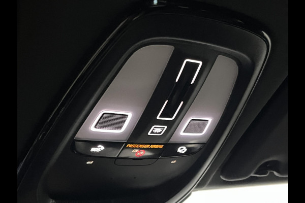 Volvo XC60 2.0 T8 Plug-in hybrid AWD Plus Dark SOH 93% Long range | Trekhaak | Open dak | Adapt. cruise | Harman/Kardon | Stoel-/Stuurverwarming | 360 camera | Google