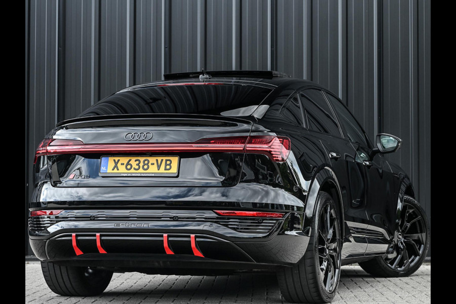 Audi Q8 Sportback e-tron S quattro SQ8 115 kWh /503PK | NL-Auto | 1ste Eigenaar | Panoramadak | B&O | HUD | 360 Camera | Carbon Interieur | Adaptive Cruise | Stoelverwarming V+A | Luchtvering | Stuurverwarming | Memory Seats | Ambiance Interieur |