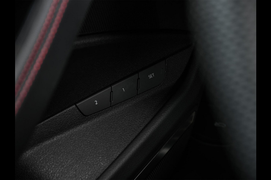 Audi Q8 Sportback e-tron S quattro SQ8 115 kWh /503PK | NL-Auto | 1ste Eigenaar | Panoramadak | B&O | HUD | 360 Camera | Carbon Interieur | Adaptive Cruise | Stoelverwarming V+A | Luchtvering | Stuurverwarming | Memory Seats | Ambiance Interieur |