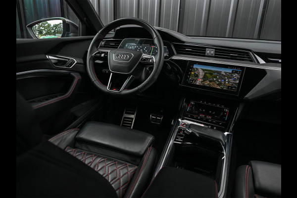 Audi Q8 Sportback e-tron S quattro SQ8 115 kWh /503PK | NL-Auto | 1ste Eigenaar | Panoramadak | B&O | HUD | 360 Camera | Carbon Interieur | Adaptive Cruise | Stoelverwarming V+A | Luchtvering | Stuurverwarming | Memory Seats | Ambiance Interieur |