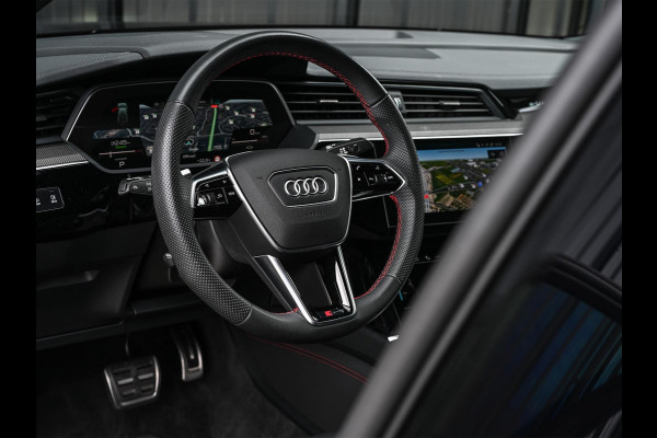 Audi Q8 Sportback e-tron S quattro SQ8 115 kWh /503PK | NL-Auto | 1ste Eigenaar | Panoramadak | B&O | HUD | 360 Camera | Carbon Interieur | Adaptive Cruise | Stoelverwarming V+A | Luchtvering | Stuurverwarming | Memory Seats | Ambiance Interieur |