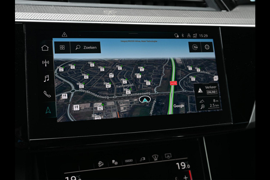 Audi Q8 Sportback e-tron S quattro SQ8 115 kWh /503PK | NL-Auto | 1ste Eigenaar | Panoramadak | B&O | HUD | 360 Camera | Carbon Interieur | Adaptive Cruise | Stoelverwarming V+A | Luchtvering | Stuurverwarming | Memory Seats | Ambiance Interieur |