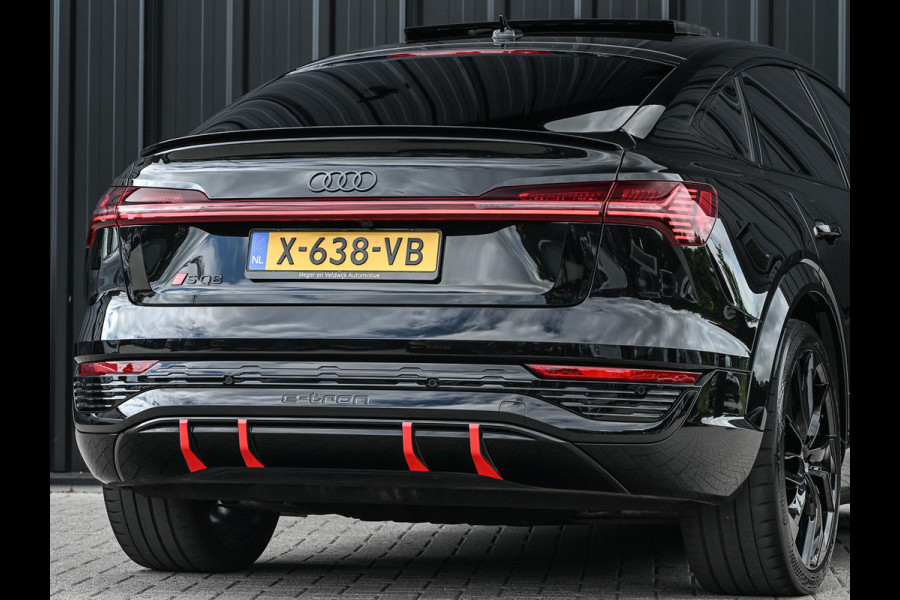 Audi Q8 Sportback e-tron S quattro SQ8 115 kWh /503PK | NL-Auto | 1ste Eigenaar | Panoramadak | B&O | HUD | 360 Camera | Carbon Interieur | Adaptive Cruise | Stoelverwarming V+A | Luchtvering | Stuurverwarming | Memory Seats | Ambiance Interieur |