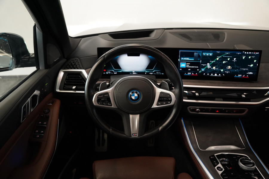 BMW X5 xDrive50e Launch Edition Panoramadak Leder M-Sport Pro Trekhaak Head-Up