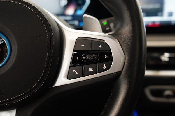 BMW X5 xDrive50e Launch Edition Panoramadak Leder M-Sport Pro Trekhaak Head-Up