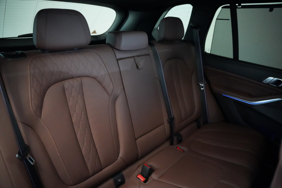 BMW X5 xDrive50e Launch Edition Panoramadak Leder M-Sport Pro Trekhaak Head-Up