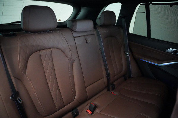 BMW X5 xDrive50e Launch Edition Panoramadak Leder M-Sport Pro Trekhaak Head-Up