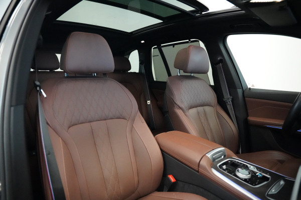 BMW X5 xDrive50e Launch Edition Panoramadak Leder M-Sport Pro Trekhaak Head-Up