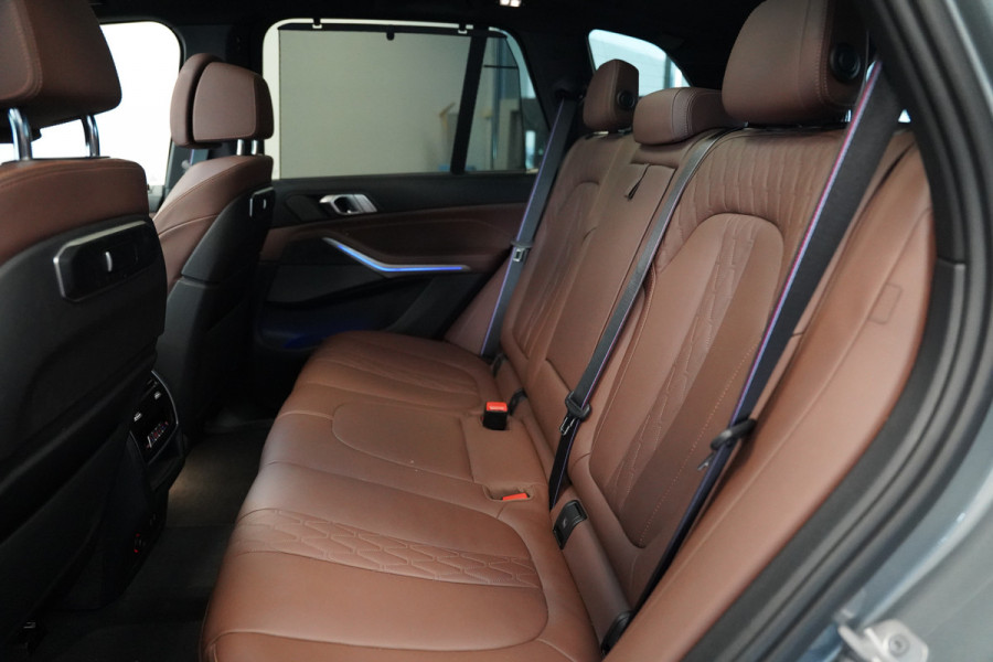 BMW X5 xDrive50e Launch Edition Panoramadak Leder M-Sport Pro Trekhaak Head-Up