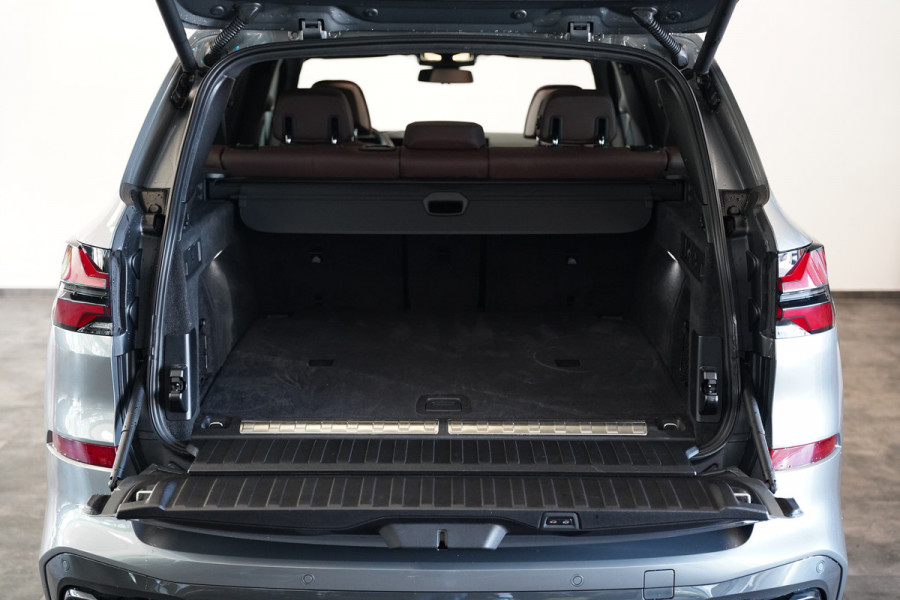 BMW X5 xDrive50e Launch Edition Panoramadak Leder M-Sport Pro Trekhaak Head-Up