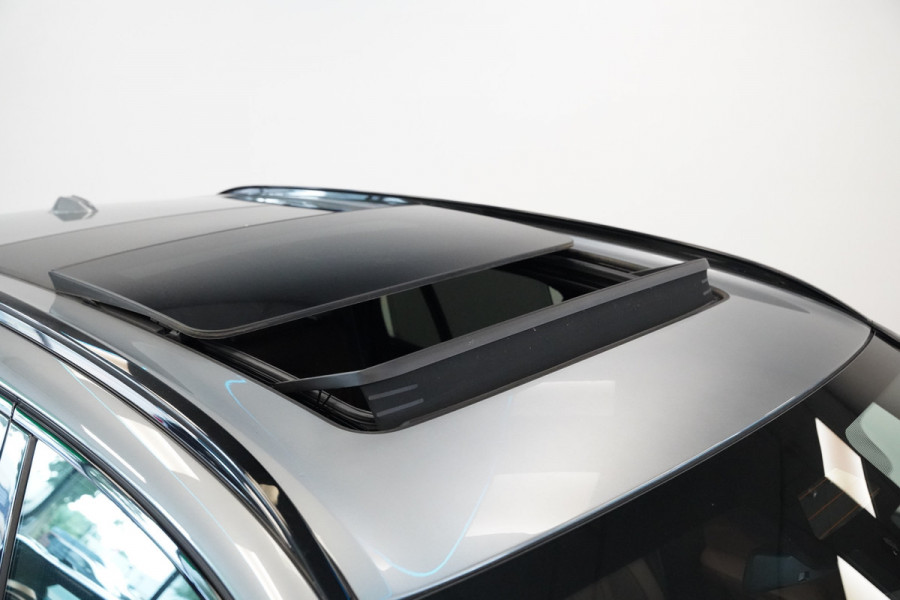 BMW X5 xDrive50e Launch Edition Panoramadak Leder M-Sport Pro Trekhaak Head-Up