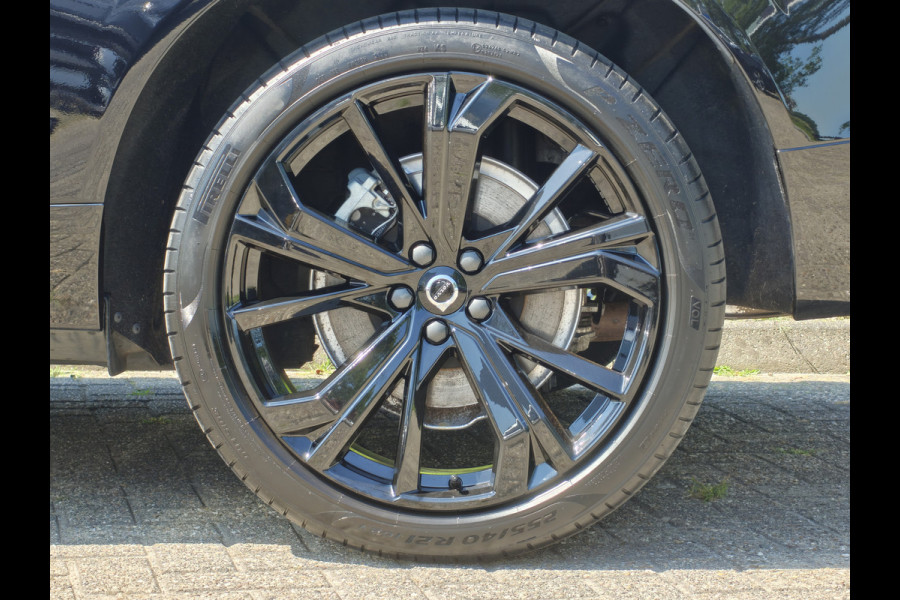 Volvo XC60 T6 350PK Plug-in hybrid AWD Plus Black Edition | Trekhaak | BLIS | ACC | PDC V+A | Camera Achter | Elektr. Stoelen | Carplay