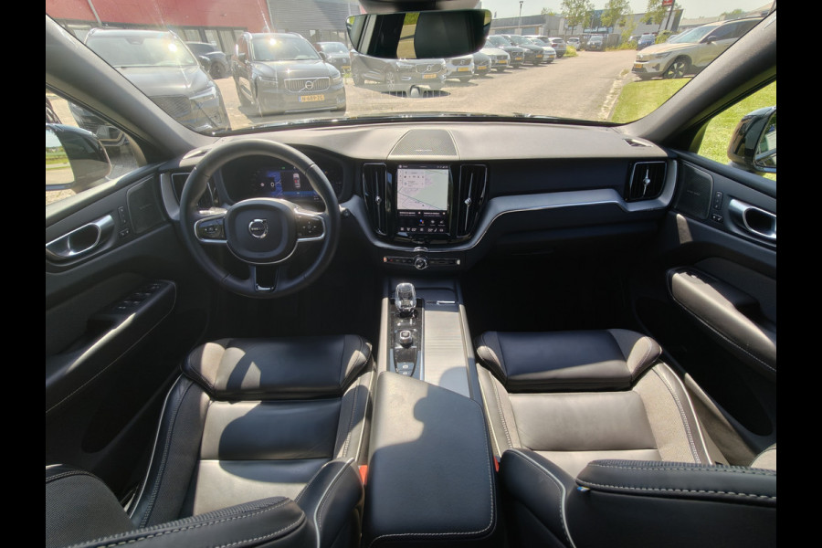 Volvo XC60 T6 350PK Plug-in hybrid AWD Plus Black Edition | Trekhaak | BLIS | ACC | PDC V+A | Camera Achter | Elektr. Stoelen | Carplay