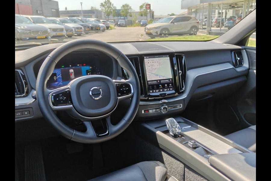 Volvo XC60 T6 350PK Plug-in hybrid AWD Plus Black Edition | Trekhaak | BLIS | ACC | PDC V+A | Camera Achter | Elektr. Stoelen | Carplay