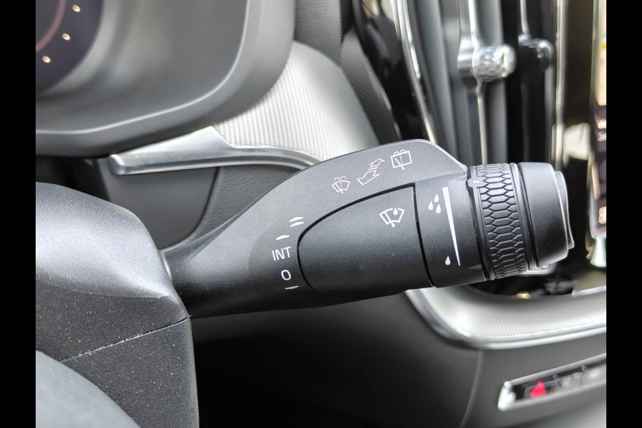 Volvo XC60 T6 350PK Plug-in hybrid AWD Plus Black Edition | Trekhaak | BLIS | ACC | PDC V+A | Camera Achter | Elektr. Stoelen | Carplay