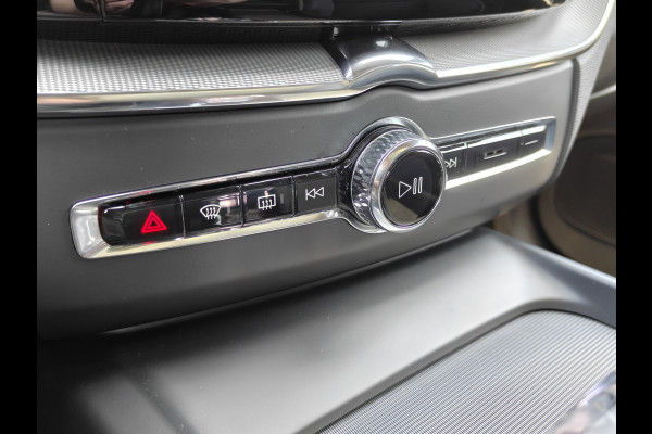 Volvo XC60 T6 350PK Plug-in hybrid AWD Plus Black Edition | Trekhaak | BLIS | ACC | PDC V+A | Camera Achter | Elektr. Stoelen | Carplay