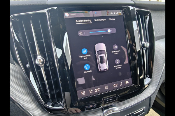 Volvo XC60 T6 350PK Plug-in hybrid AWD Plus Black Edition | Trekhaak | BLIS | ACC | PDC V+A | Camera Achter | Elektr. Stoelen | Carplay
