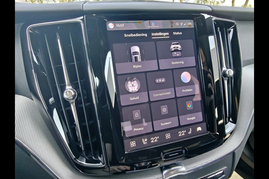 Volvo XC60 T6 350PK Plug-in hybrid AWD Plus Black Edition | Trekhaak | BLIS | ACC | PDC V+A | Camera Achter | Elektr. Stoelen | Carplay