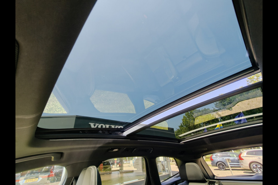 Volvo XC60 T6 350PK Plug-in hybrid AWD Plus Black Edition | Trekhaak | BLIS | ACC | PDC V+A | Camera Achter | Elektr. Stoelen | Carplay