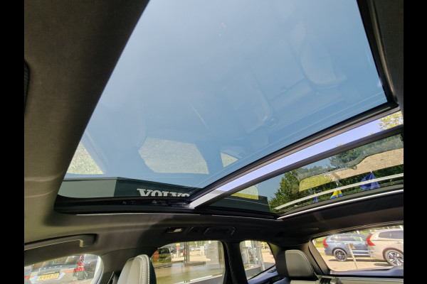 Volvo XC60 T6 350PK Plug-in hybrid AWD Plus Black Edition | Trekhaak | BLIS | ACC | PDC V+A | Camera Achter | Elektr. Stoelen | Carplay