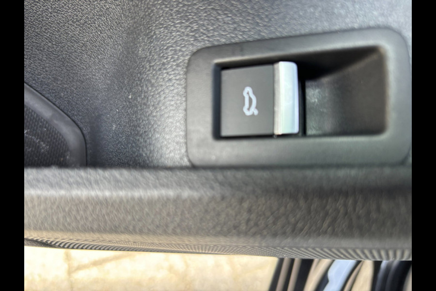 Audi A4 Avant 35 TFSI Business Edition ELEC.AKLEP/DIG COCKPIT/PDC.