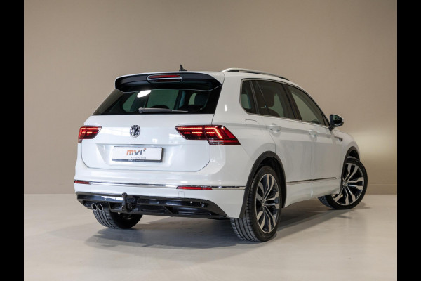 Volkswagen Tiguan 1.5 TSI ACT R-Line Highline / 150pk / Panorama dak / Trekhaak / NAP / Stoelverwarming / Voorruit verwarming /