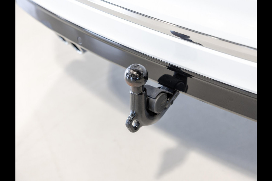 Volkswagen Tiguan 1.5 TSI ACT R-Line Highline / 150pk / Panorama dak / Trekhaak / NAP / Stoelverwarming / Voorruit verwarming /