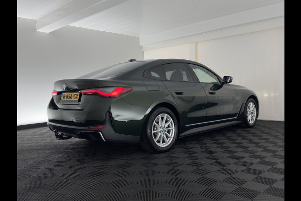 BMW i4 eDrive40 84 kWh [3-Fase] (INCL.BTW) *LEATHER | FULL-LED | ADAPTIVE-CRUISE | HEATED-SPORTSEATS | WIDESCREEN-DIGI-COCKPIT | CAMERA | DAB+ | PRIVACY-GLASS | NAVI-FULLMAP | ECC | PDC | 17''ALU | TOWBAR*
