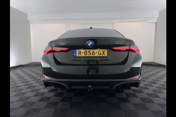 BMW i4 eDrive40 84 kWh [3-Fase] (INCL.BTW) *LEATHER | FULL-LED | ADAPTIVE-CRUISE | HEATED-SPORTSEATS | WIDESCREEN-DIGI-COCKPIT | CAMERA | DAB+ | PRIVACY-GLASS | NAVI-FULLMAP | ECC | PDC | 17''ALU | TOWBAR*