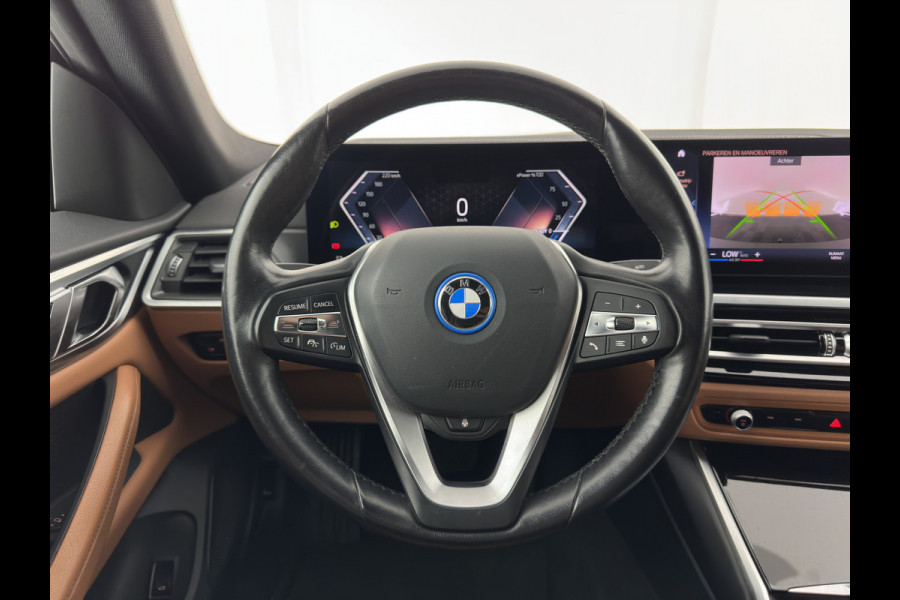BMW i4 eDrive40 84 kWh [3-Fase] (INCL.BTW) *LEATHER | FULL-LED | ADAPTIVE-CRUISE | HEATED-SPORTSEATS | WIDESCREEN-DIGI-COCKPIT | CAMERA | DAB+ | PRIVACY-GLASS | NAVI-FULLMAP | ECC | PDC | 17''ALU | TOWBAR*